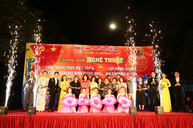 Phường Ô Chợ Dừa tổ chức chương trình nghệ thuật tuyên truyền việc thực hiện sáp nhập địa giới hành chính và triển khai mô hình chính quyền địa phương 2 cấp- Ảnh 2.