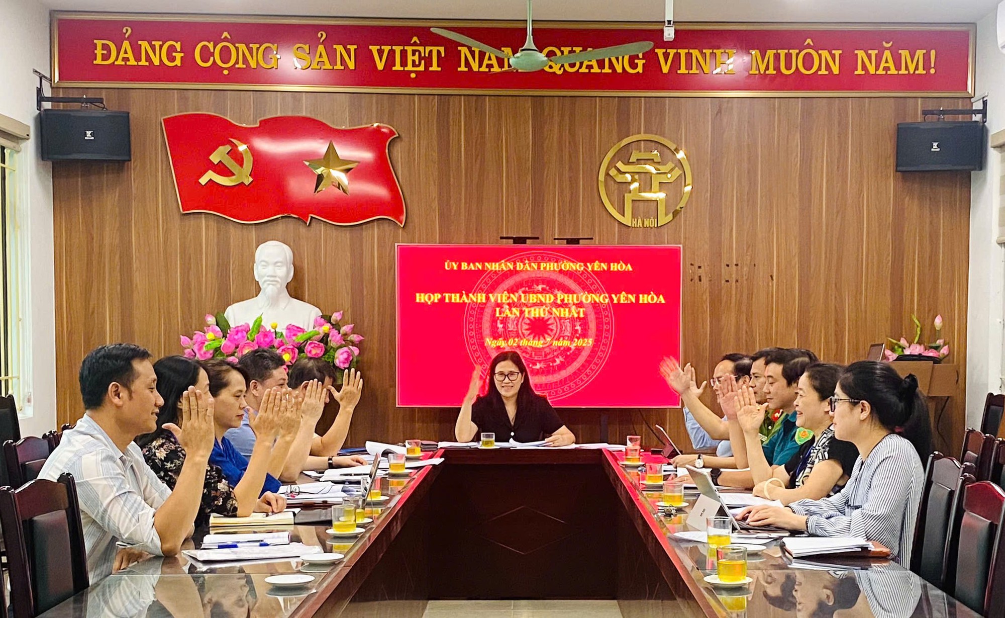 Phường Yên Hoà tổ chức họp Thành viên UBND phường lần thứ Nhất- Ảnh 2.
