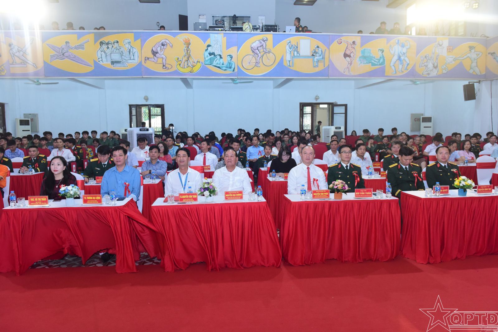 Xây dựng môi trường giáo dục lành mạnh, chính quy, hiện đại, kỷ cương, thân thiện- Ảnh 1.