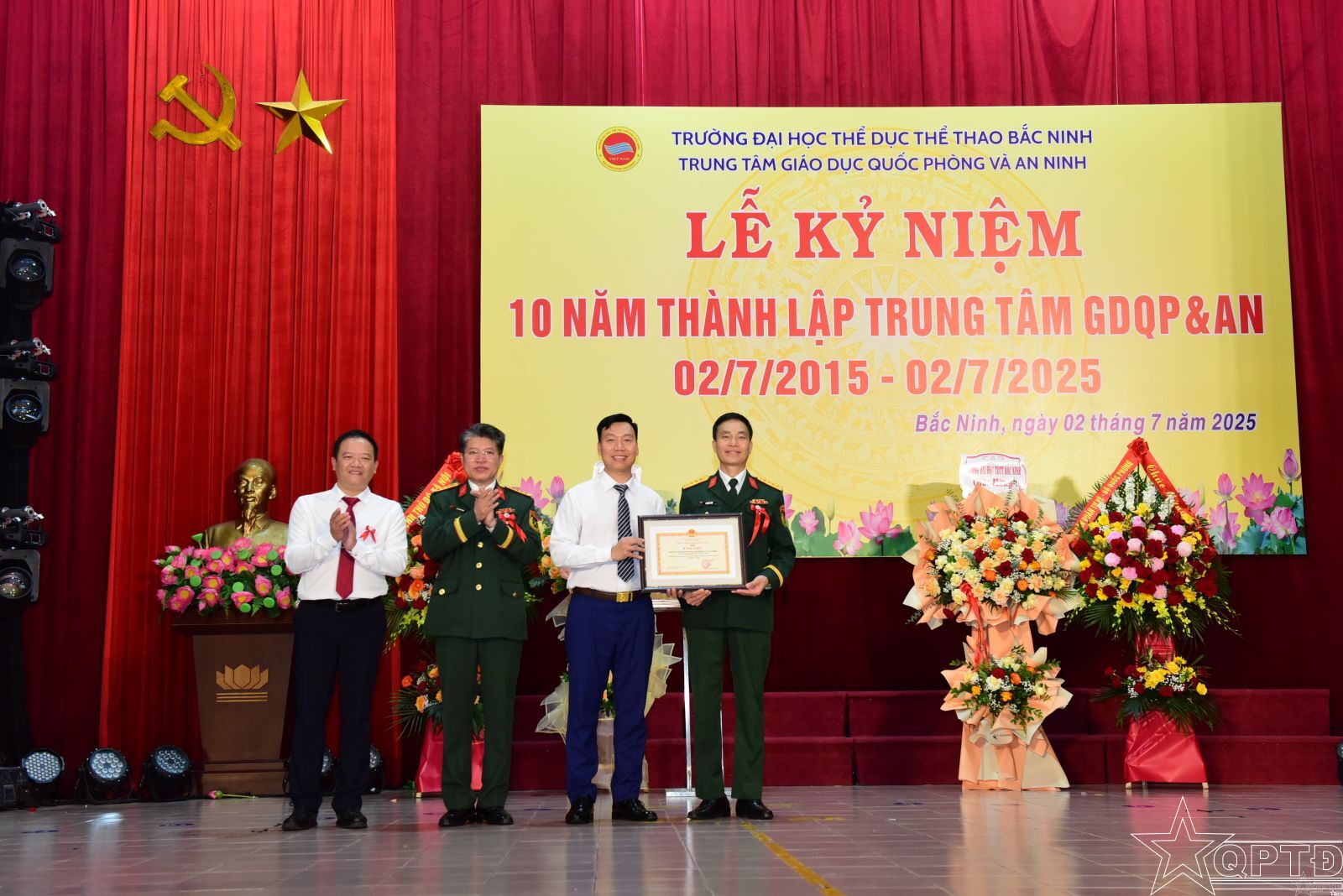 Xây dựng môi trường giáo dục lành mạnh, chính quy, hiện đại, kỷ cương, thân thiện- Ảnh 3.