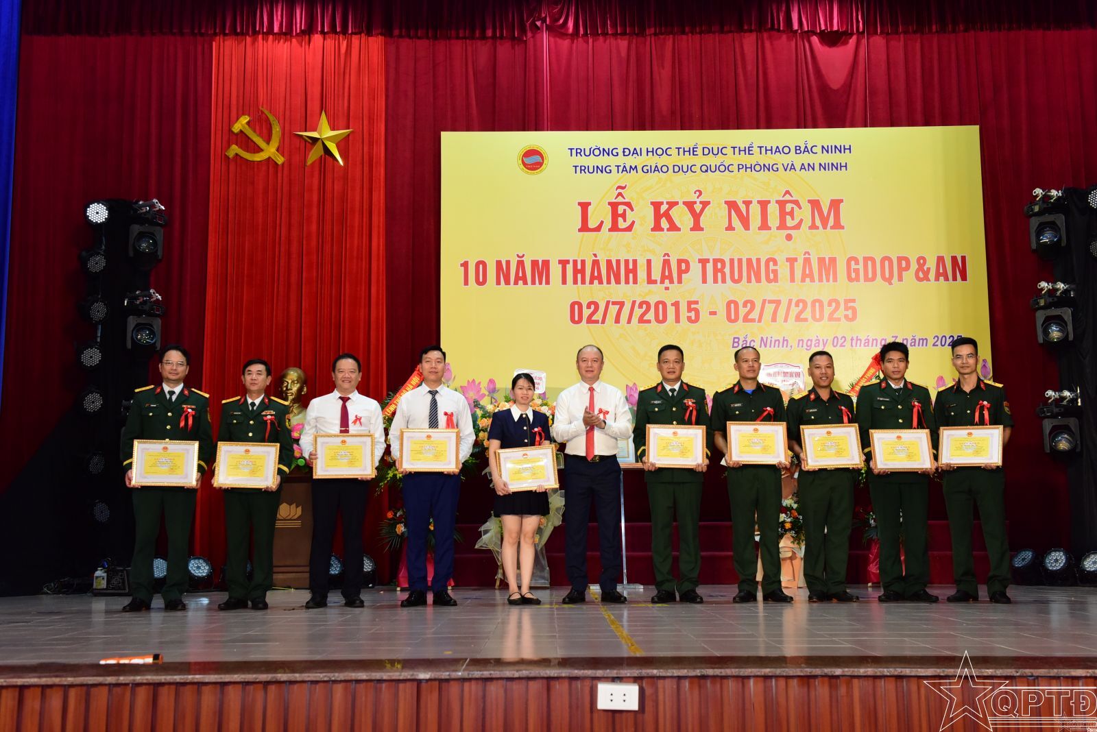 Xây dựng môi trường giáo dục lành mạnh, chính quy, hiện đại, kỷ cương, thân thiện- Ảnh 4.