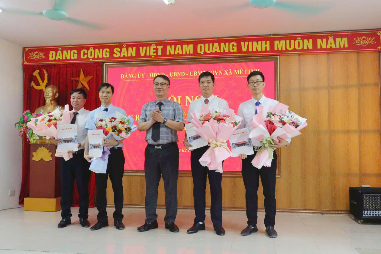 Đảng ủy - HĐND - UBND - UBMTTQ Việt Nam xã Mê Linh công bố các Quyết định về công tác cán bộ- Ảnh 2.