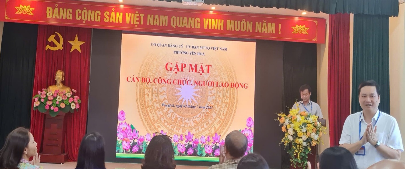Phường Yên Hoà: Tổ chức gặp mặt cán bộ, công chức, người lao động khối cơ quan Đảng uỷ - Uỷ ban MTTQ Việt Nam phường- Ảnh 2.
