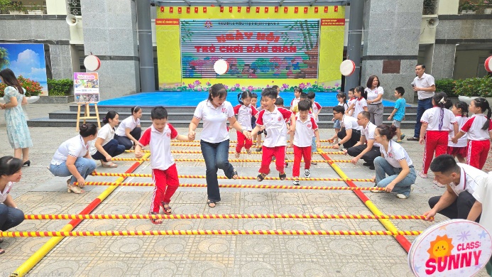 A group of children in a gym  AI-generated content may be incorrect.