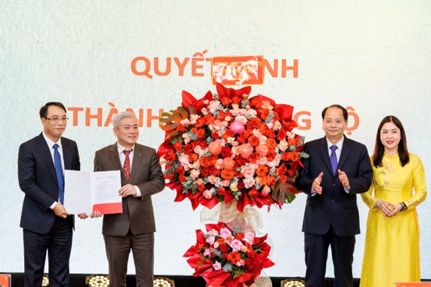 Thành ủy Hà Nội công bố, trao Quyết định thành lập phường và công tác cán bộ tại phường Đại Mỗ- Ảnh 3.
