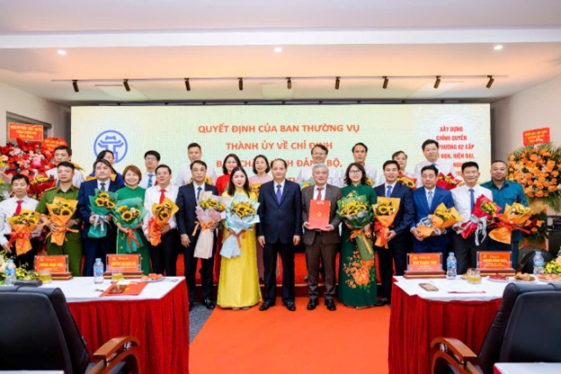Thành ủy Hà Nội công bố, trao Quyết định thành lập phường và công tác cán bộ tại phường Đại Mỗ- Ảnh 4.