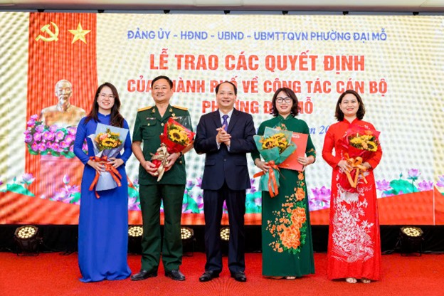 Thành ủy Hà Nội công bố, trao Quyết định thành lập phường và công tác cán bộ tại phường Đại Mỗ- Ảnh 7.