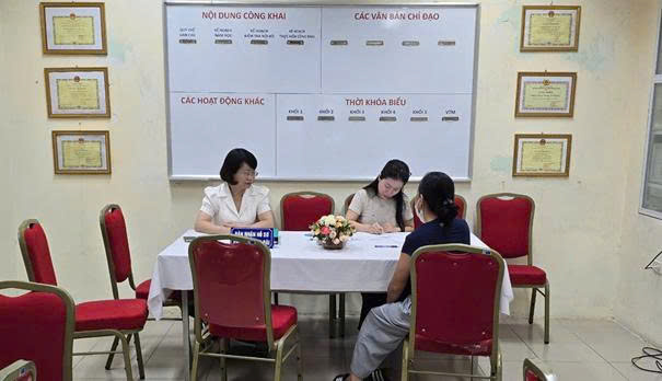 Tưng bừng khởi động mùa tuyển sinh trực tuyến năm học 2025 - 2026 tại phường Cửa Nam- Ảnh 2.