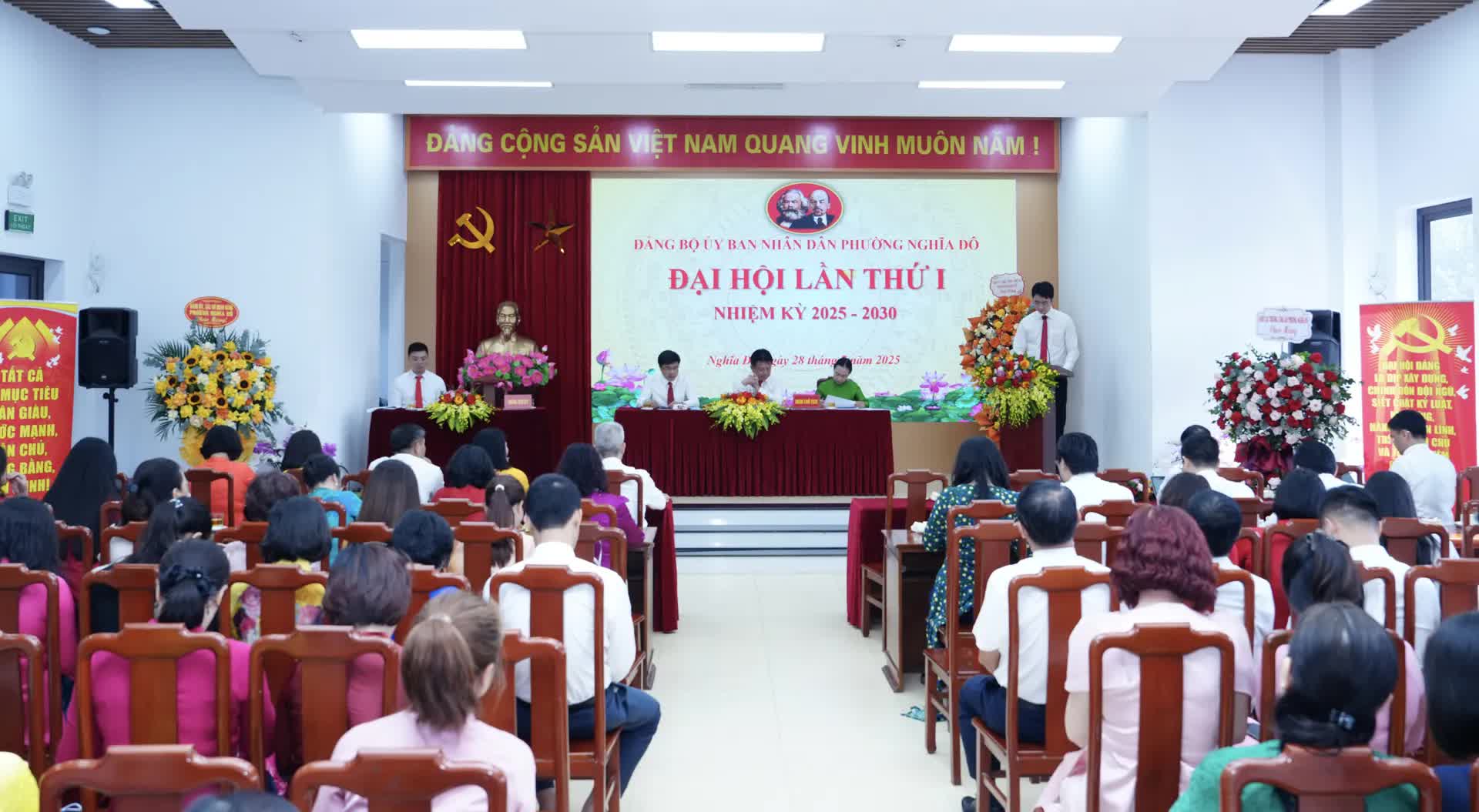 Đại hội Đảng bộ UBND phường Nghĩa Đô lần thứ nhất, nhiệm kỳ 2025-2030- Ảnh 1.