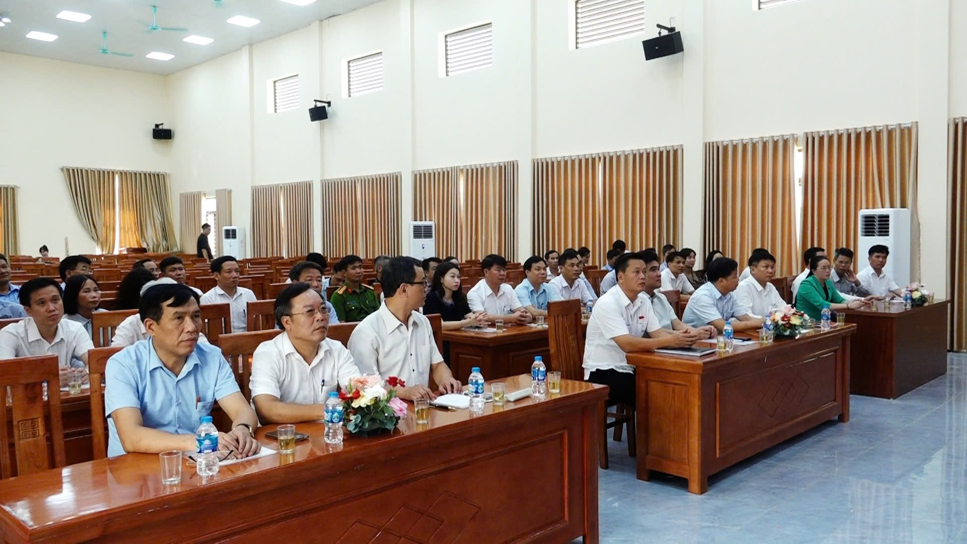 Đại biểu HĐND thành phố Hà Nội tiếp xúc cử tri các xã Hồng Sơn, Phúc Sơn, Mỹ Đức và Hương Sơn sau kỳ họp thứ 25, HĐND Thành phố- Ảnh 2.