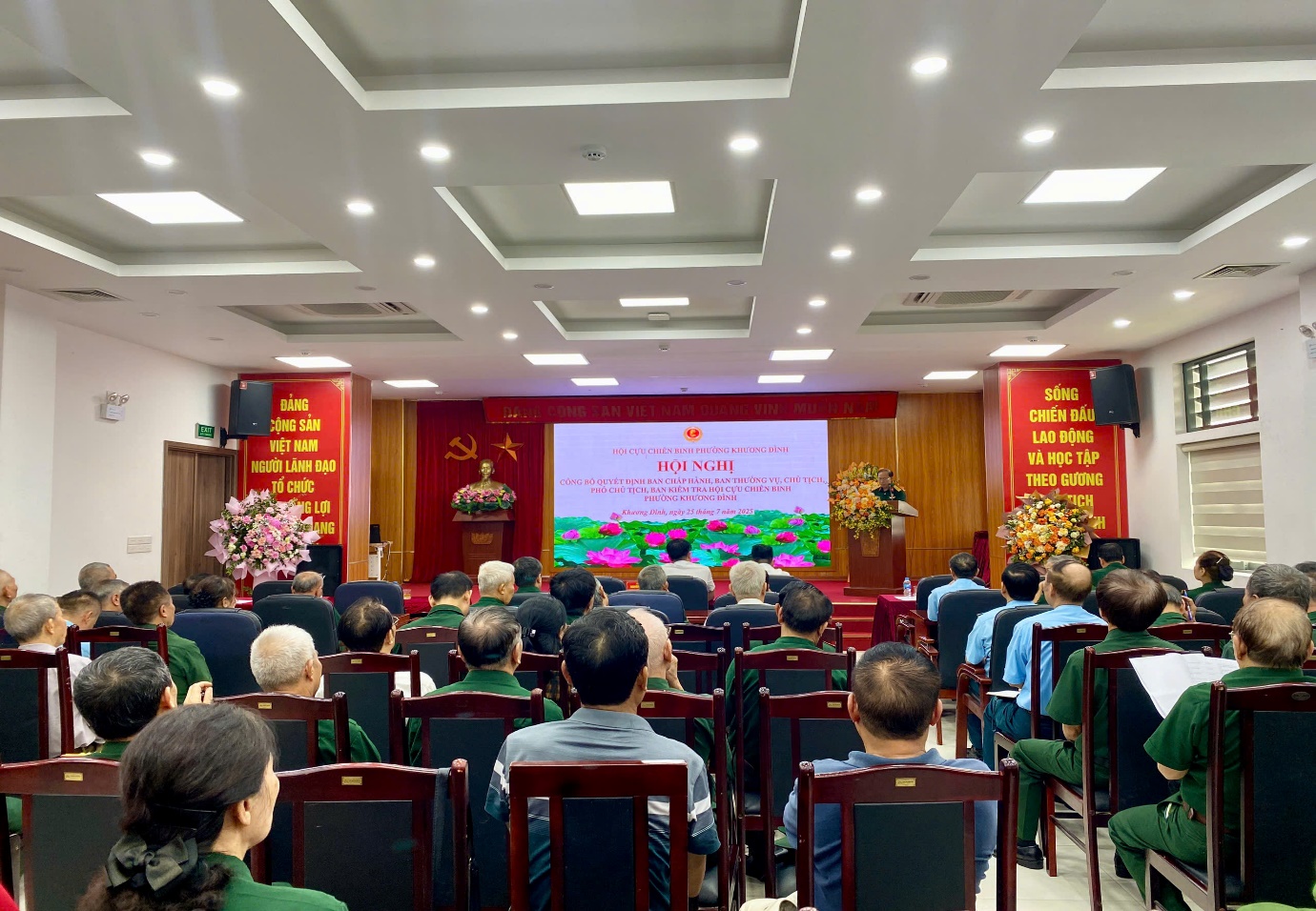 Hội nghị công bố và trao các Quyết định thuộc Hội Cựu chiến binh phường Khương Đình- Ảnh 1.