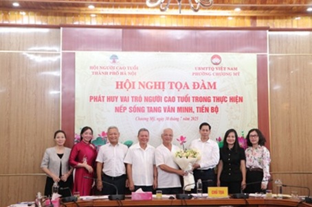 Người cao tuổi giữ vai trò quan trọng trong việc thực hiện nếp sống tang văn minh, tiến bộ- Ảnh 2.