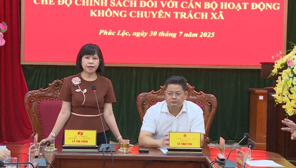 Hội nghị trao Quyết định tiếp nhận và bố trí tạm thời; nghỉ chờ giải quyết chế độ chính sách đối với cán bộ hoạt động không chuyên trách xã- Ảnh 1.