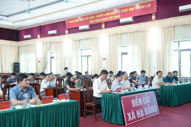 Đoàn đại biểu HĐND thành phố Hà Nội tiếp xúc cử tri  5 xã Thạch Thất, Yên Xuân, Hạ Bằng, Hòa Lạc, Tây Phương- Ảnh 2.