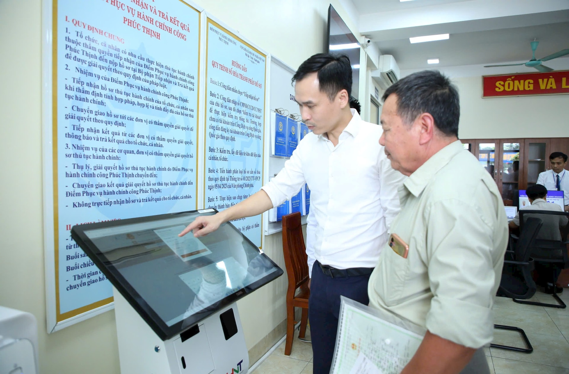 Hà Nội tập huấn chuyên môn cho 100% cán bộ tiếp nhận, giải quyết thủ tục hành chính- Ảnh 1.