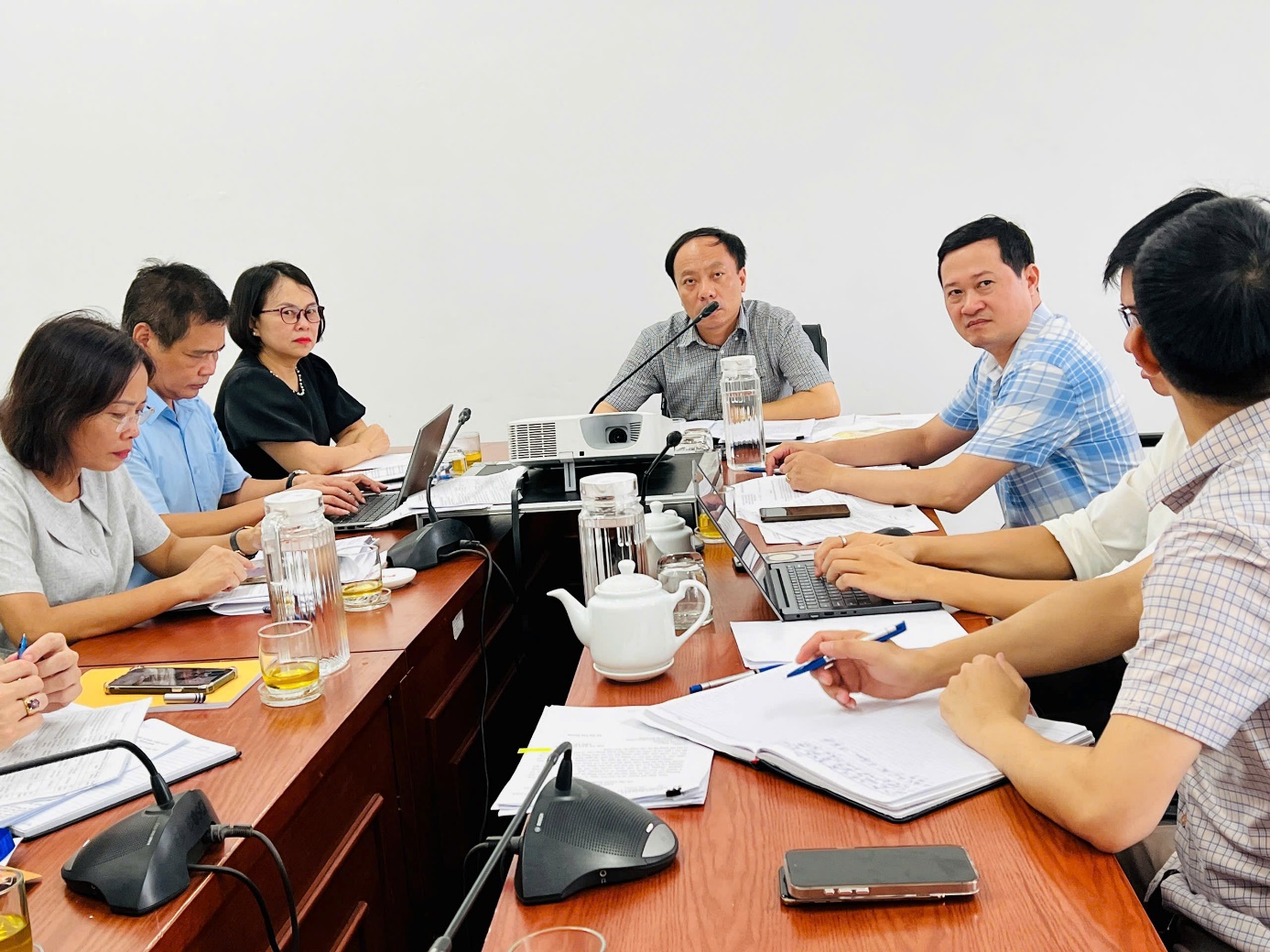 HỌP TIỂU BAN TỔ CHỨC PHỤC VỤ ĐẠI HỘI ĐẠI BIỂU ĐẢNG BỘ PHƯỜNG THƯỢNG CÁT LẦN THỨ I, NHIỆM KỲ 2025-2030- Ảnh 1.