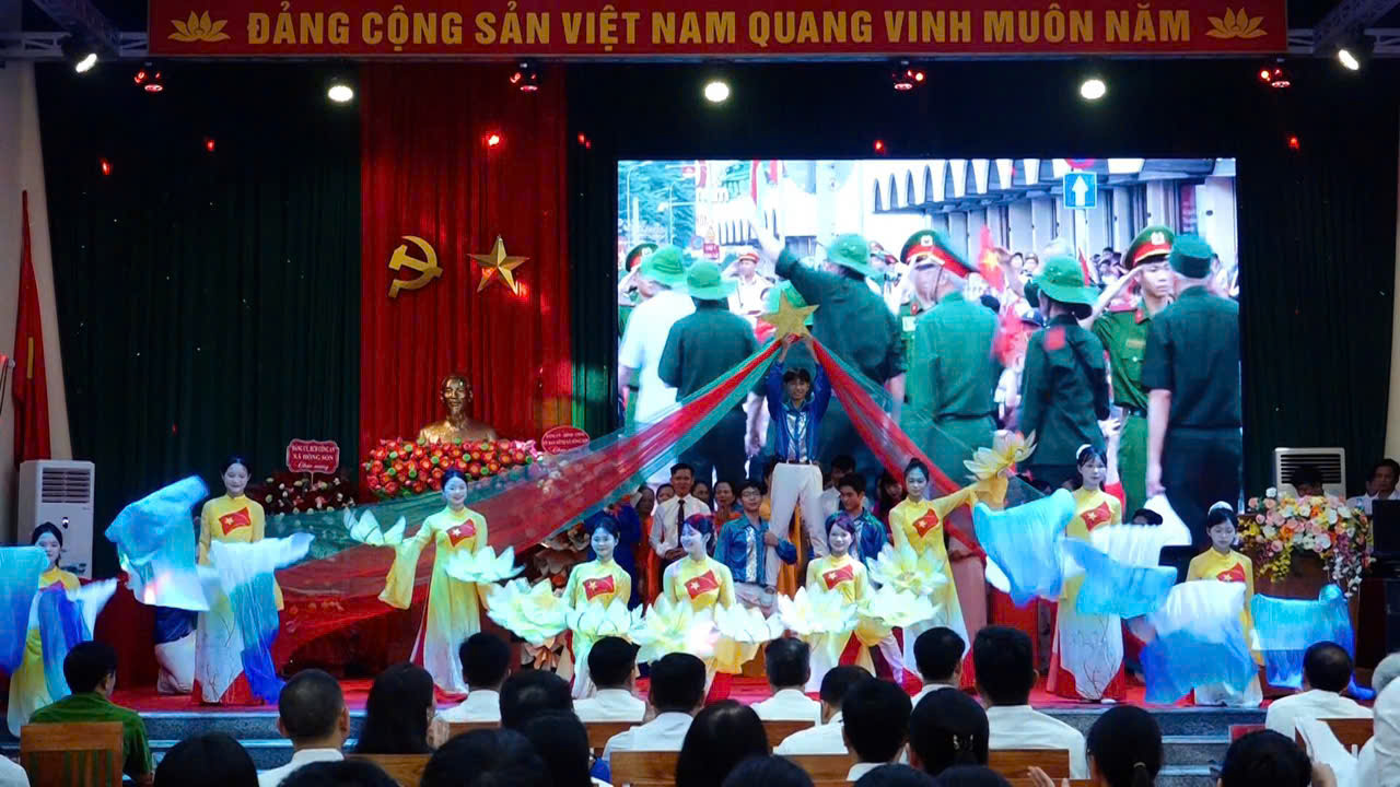C:\Users\User\Desktop\HONG SON\T8\z6859492118130_e505294a1ac0f25a9a2d20c2d7de4f70.jpg
