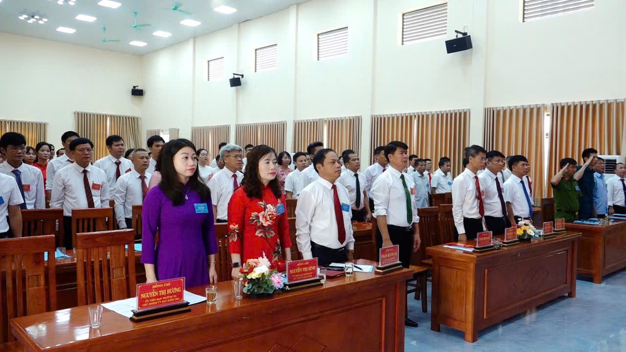 C:\Users\User\Desktop\HONG SON\T8\z6859492144995_1b6f4578398b812f11ab32d93f2e031d.jpg