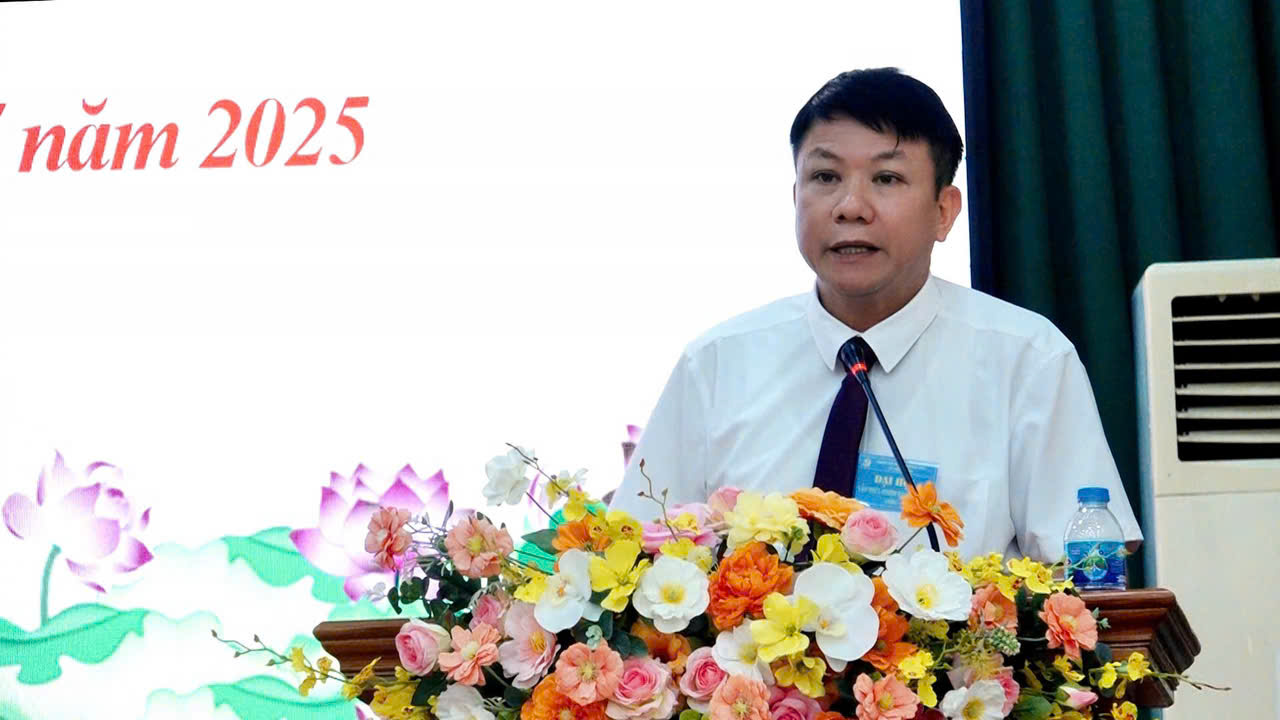 C:\Users\User\Desktop\HONG SON\T8\z6859492167208_740d97160810719a257e458d25b526e1.jpg