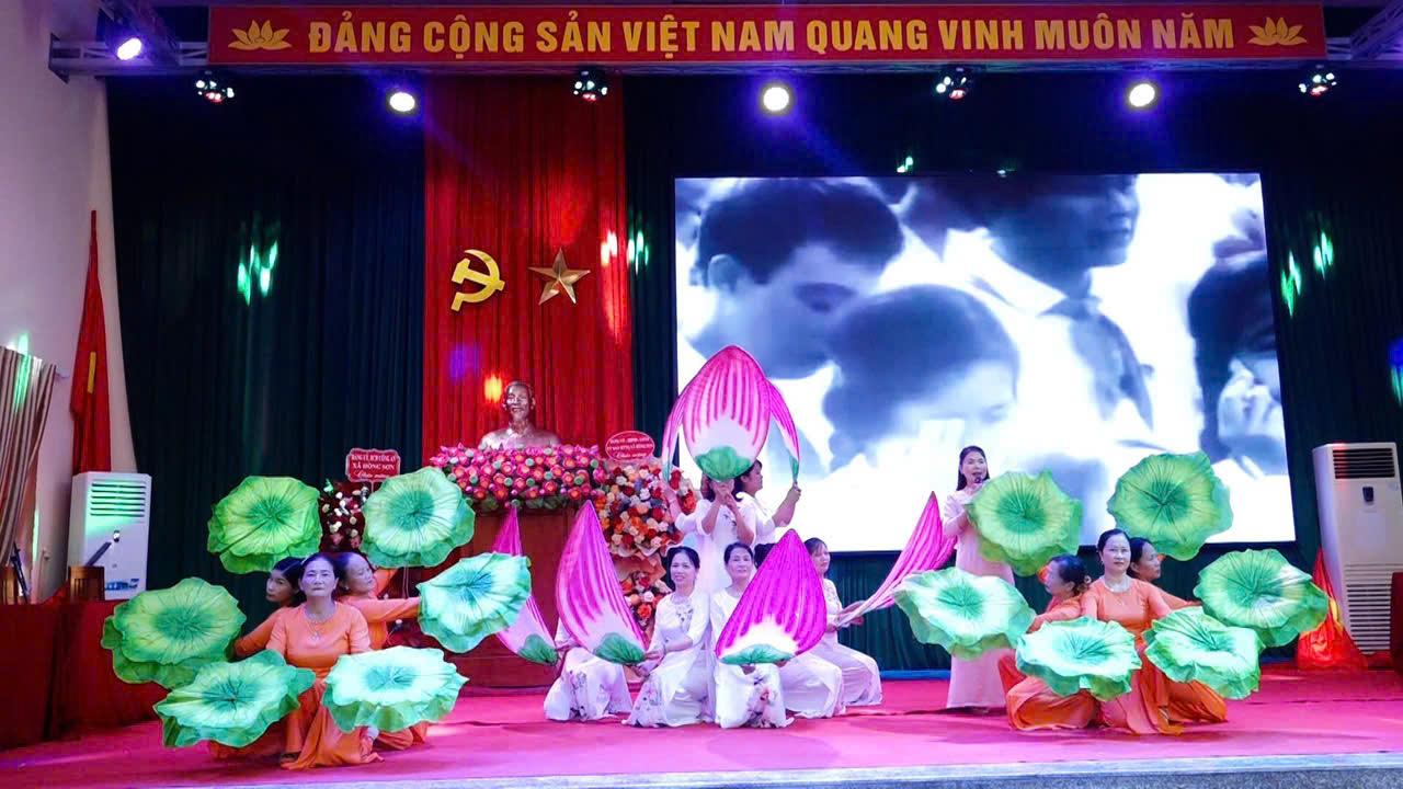 C:\Users\User\Desktop\HONG SON\T8\z6859492113799_a54c247ca451e6373642a370625a6dc6.jpg
