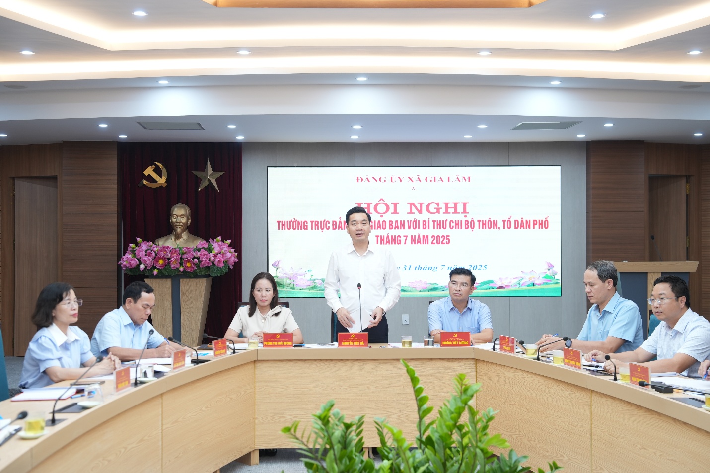   Hội nghị giao ban Thường trực Đảng ủy với Bí thư Chi bộ thôn, tổ dân phố tháng 7 năm 2025- Ảnh 4.