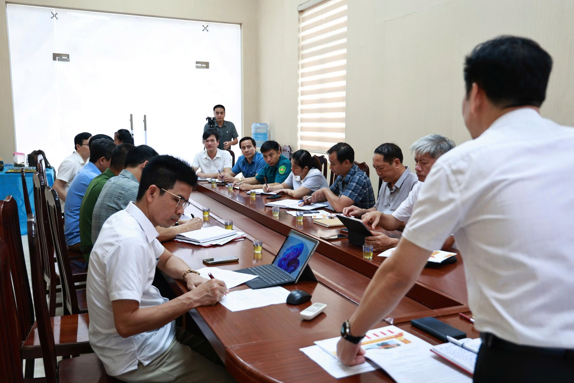Tiểu ban Tổ chức, phục vụ Đại hội đại biểu Đảng bộ xã Ứng Thiên lần thứ I, nhiệm kỳ 2025 – 2030 nghe 03 Tổ giúp việc báo cáo công tác chuẩn bị- Ảnh 2.