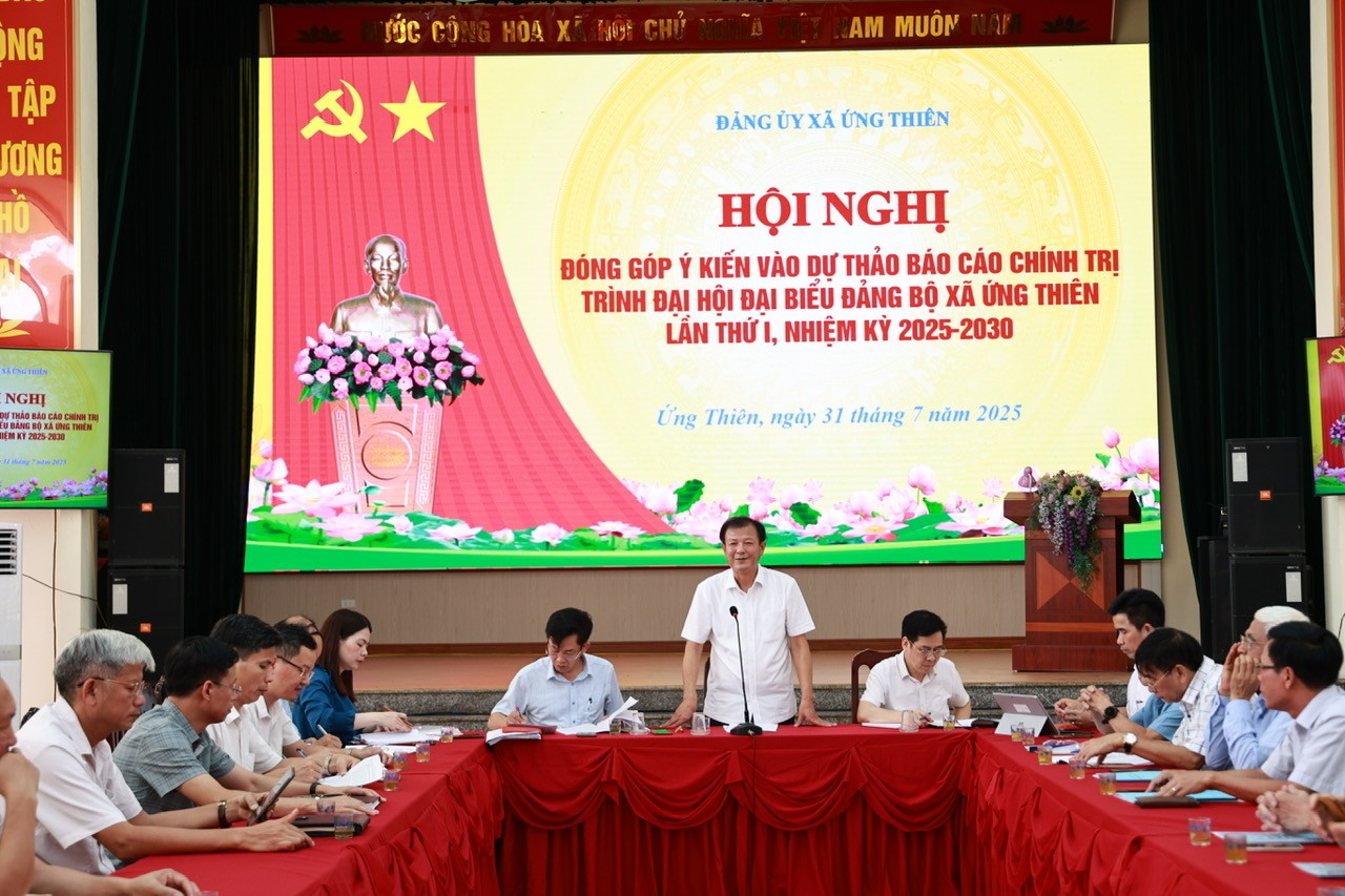 Hội nghị đóng góp ý kiến vào Dự thảo Báo cáo Chính trị trình Đại hội đại biểu Đảng bộ xã Ứng Thiên lần thứ I, nhiệm kỳ 2025-2030- Ảnh 1.