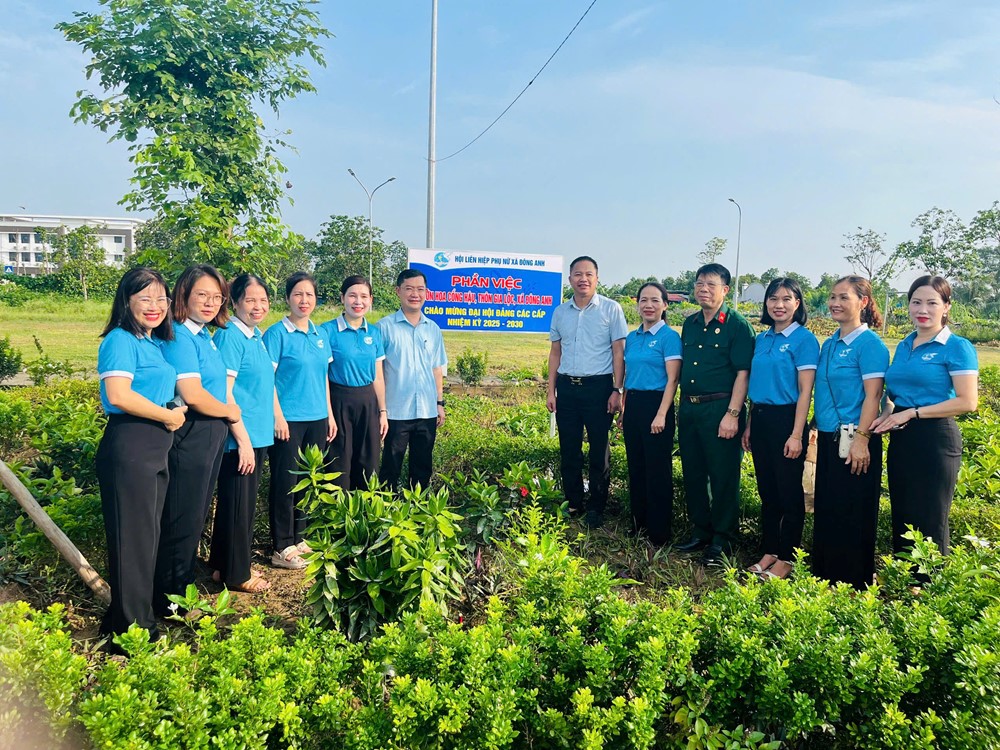 Phụ nữ xã Đông Anh: Gắn biển phần việc chào mừng Đại hội Đảng các cấp nhiệm kỳ 2025-2030- Ảnh 5.