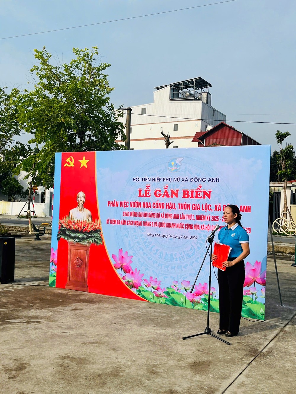 Phụ nữ xã Đông Anh: Gắn biển phần việc chào mừng Đại hội Đảng các cấp nhiệm kỳ 2025-2030- Ảnh 3.