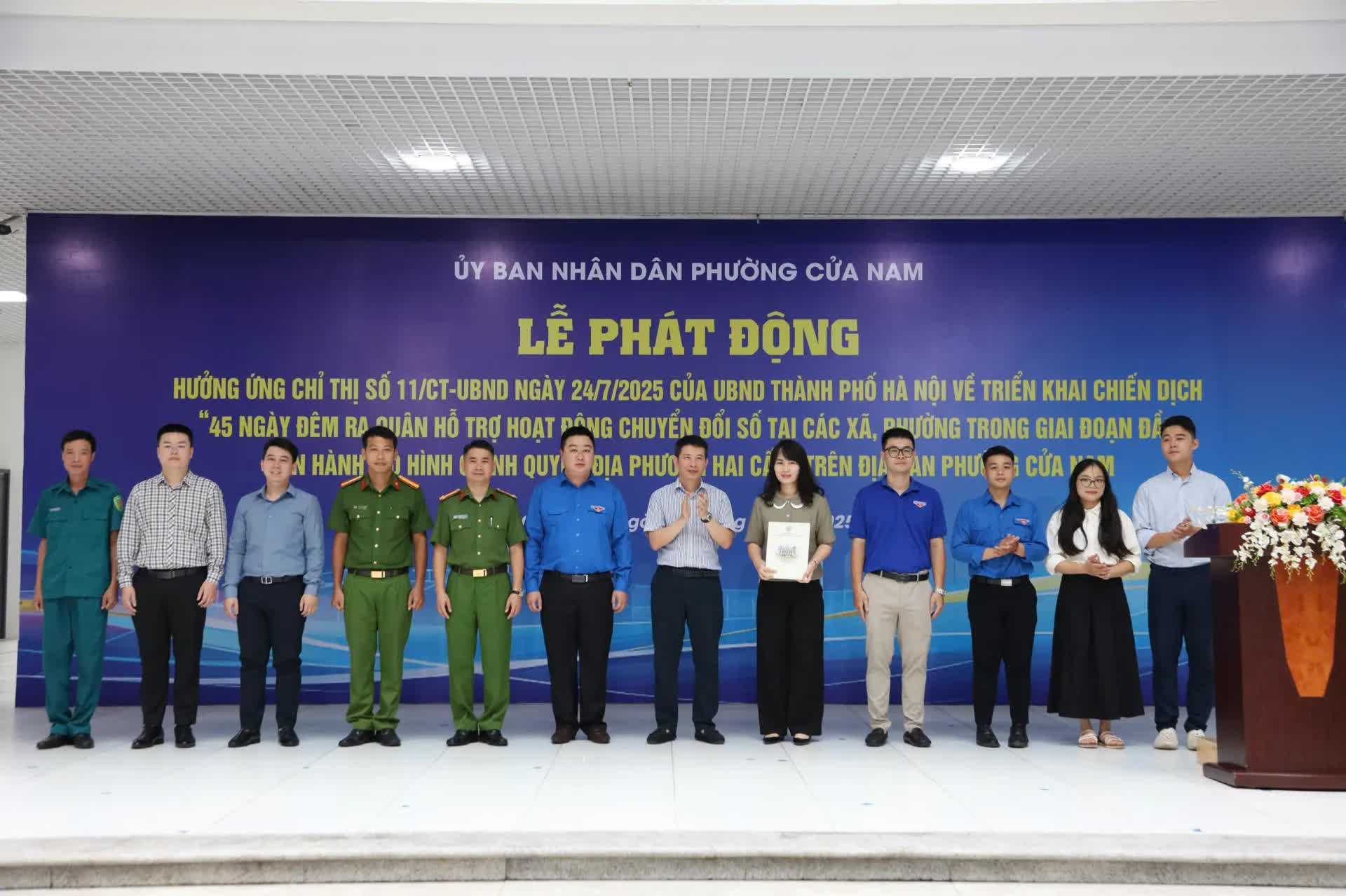 Phường Cửa Nam khởi động chiến dịch 45 ngày đêm hỗ trợ chuyển đổi số- Ảnh 1.