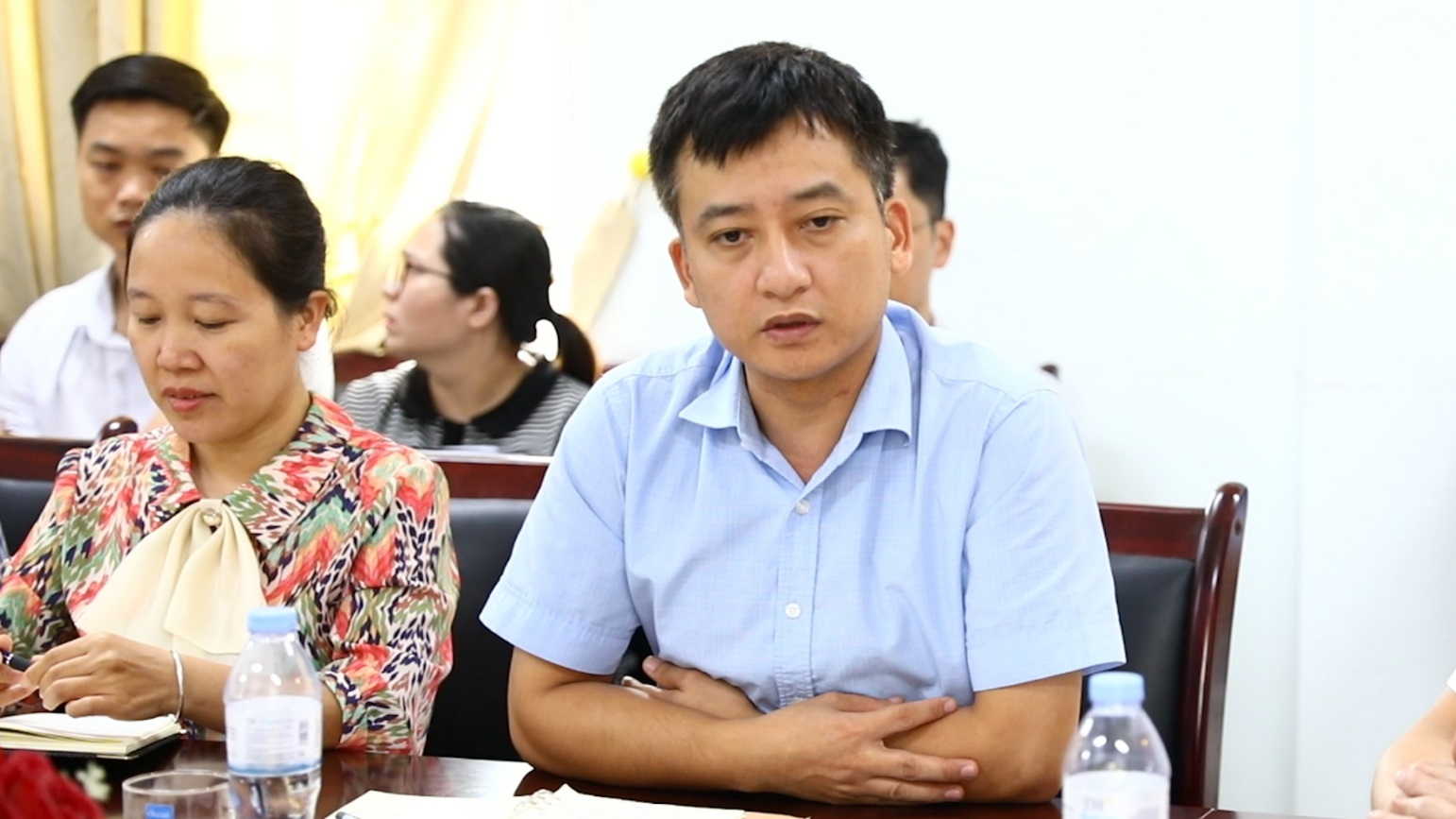 Chủ tịch UBND xã Sơn Đồng làm việc với Phòng kinh tế xã về triển khai thực hiện nhiệm vụ sau sắp xếp- Ảnh 1.