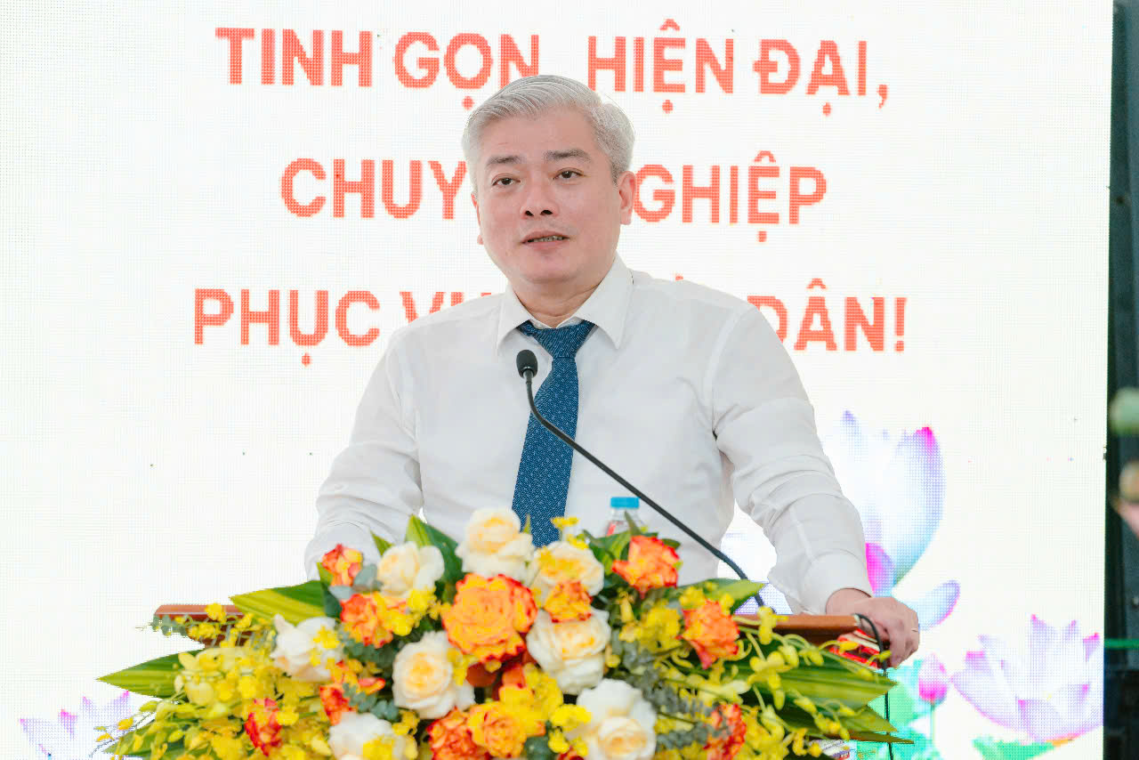 Phường Đại Mỗ công bố và trao các Quyết định về công tác tổ chức, cán bộ- Ảnh 5.