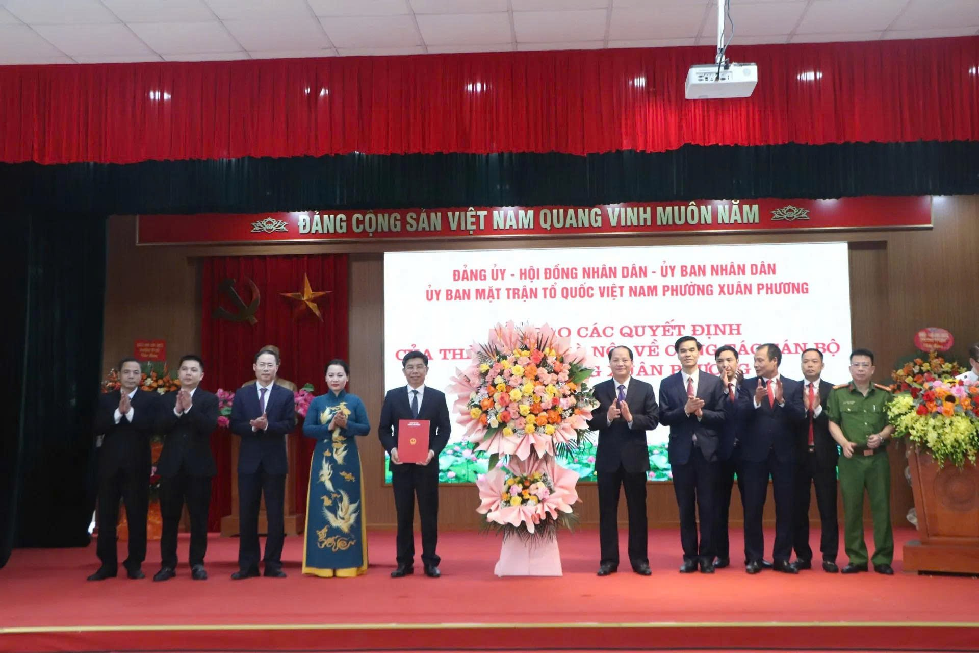 Chỉ định Chủ tịch, Phó Chủ tịch Ủy ban nhân dân phường Xuân Phương nhiệm kỳ 2021 - 2026- Ảnh 1.