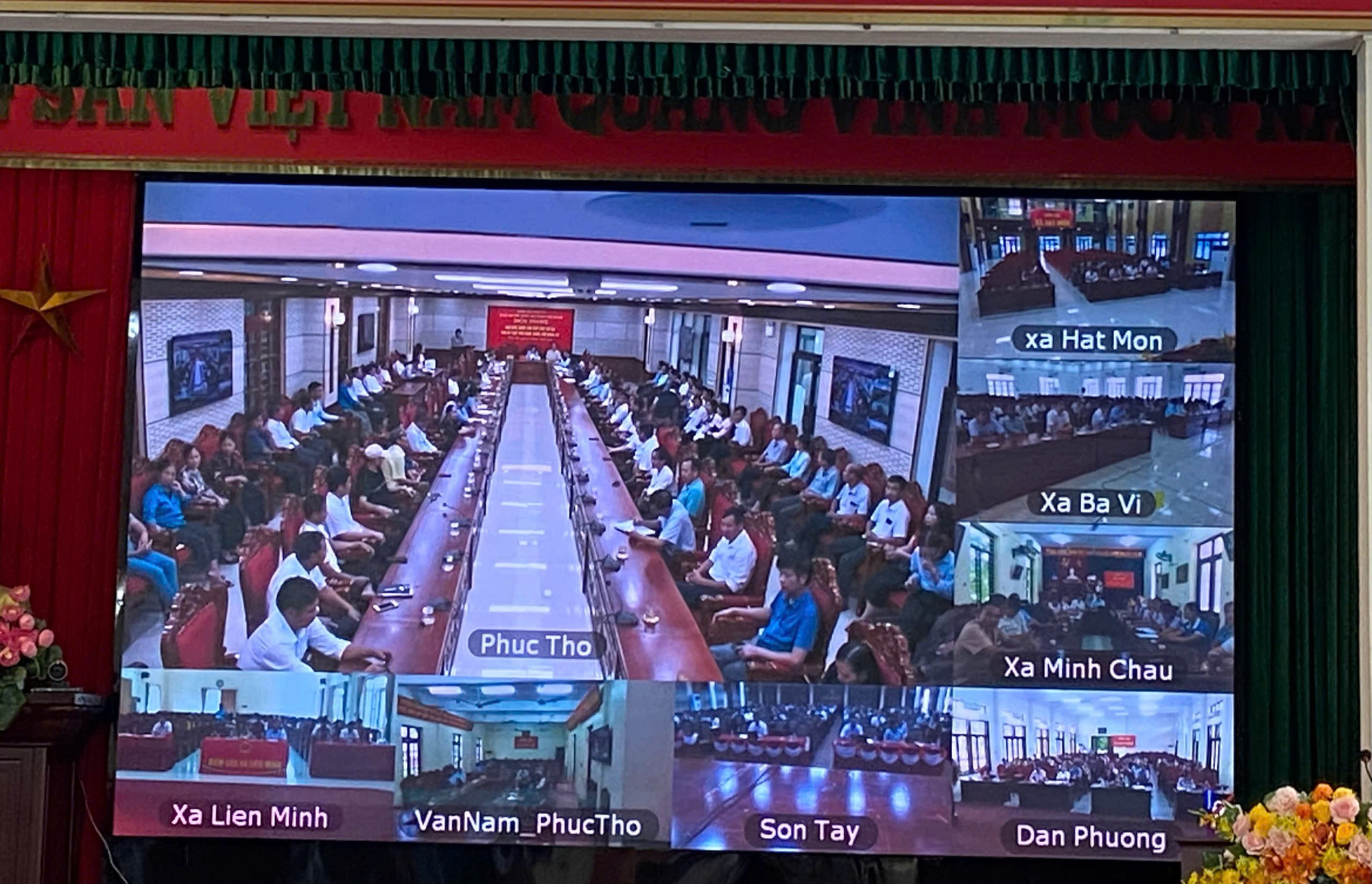 Đoàn đại biểu Quốc hội thành phố Hà Nội tiếp xúc cử tri sau kỳ họp thứ chín Quốc hội khóa XV.- Ảnh 3.