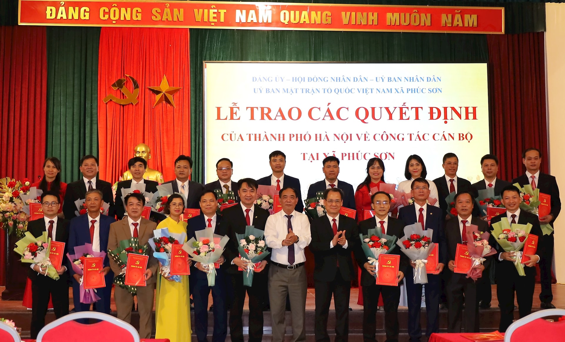 Công bố thành lập Đảng bộ và các chức danh cán bộ xã Phúc Sơn- Ảnh 1.