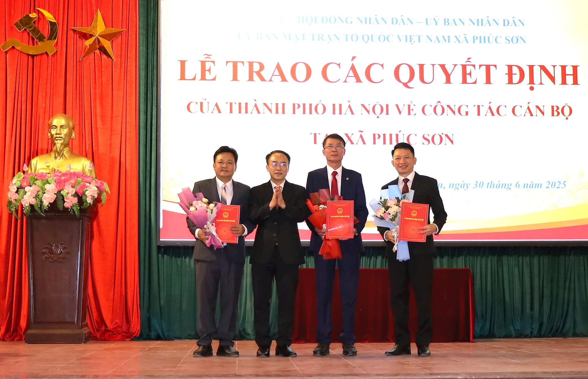 Công bố thành lập Đảng bộ và các chức danh cán bộ xã Phúc Sơn- Ảnh 3.