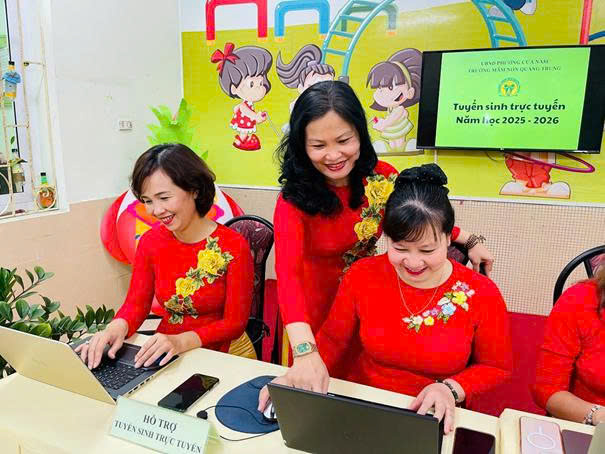 Không khí náo nhiệt trong mùa tuyển sinh trực tuyến cấp học Mầm non năm học 2025 - 2026 tại phường Cửa Nam- Ảnh 3.