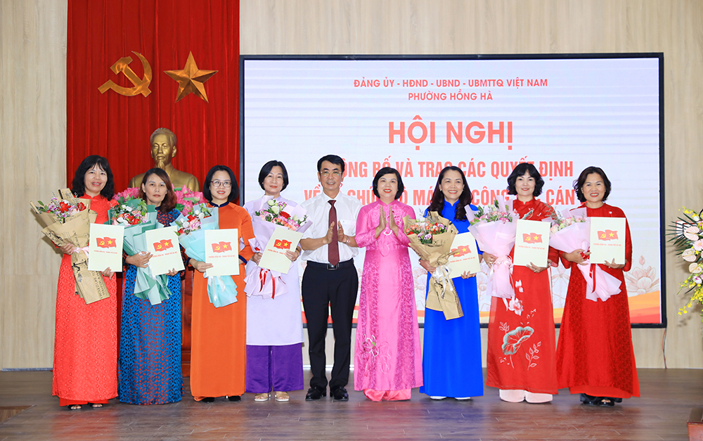Phường Hồng Hà công bố các quyết định về tổ chức bộ máy và công tác cán bộ- Ảnh 6.