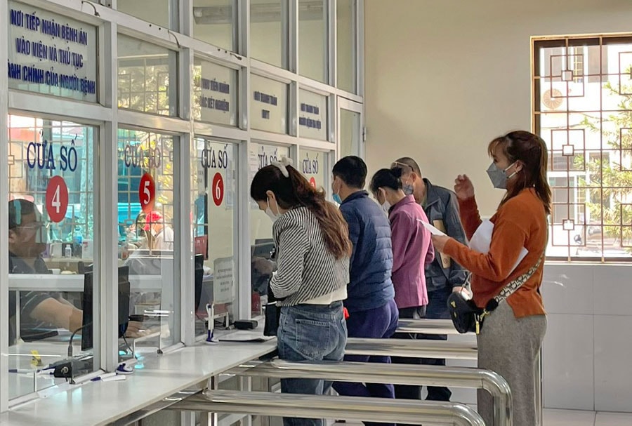 Quy định mới về thủ tục khám, chữa bệnh bảo hiểm y tế:Chỉ cần “tay không” đến cơ sở y tế- Ảnh 1.