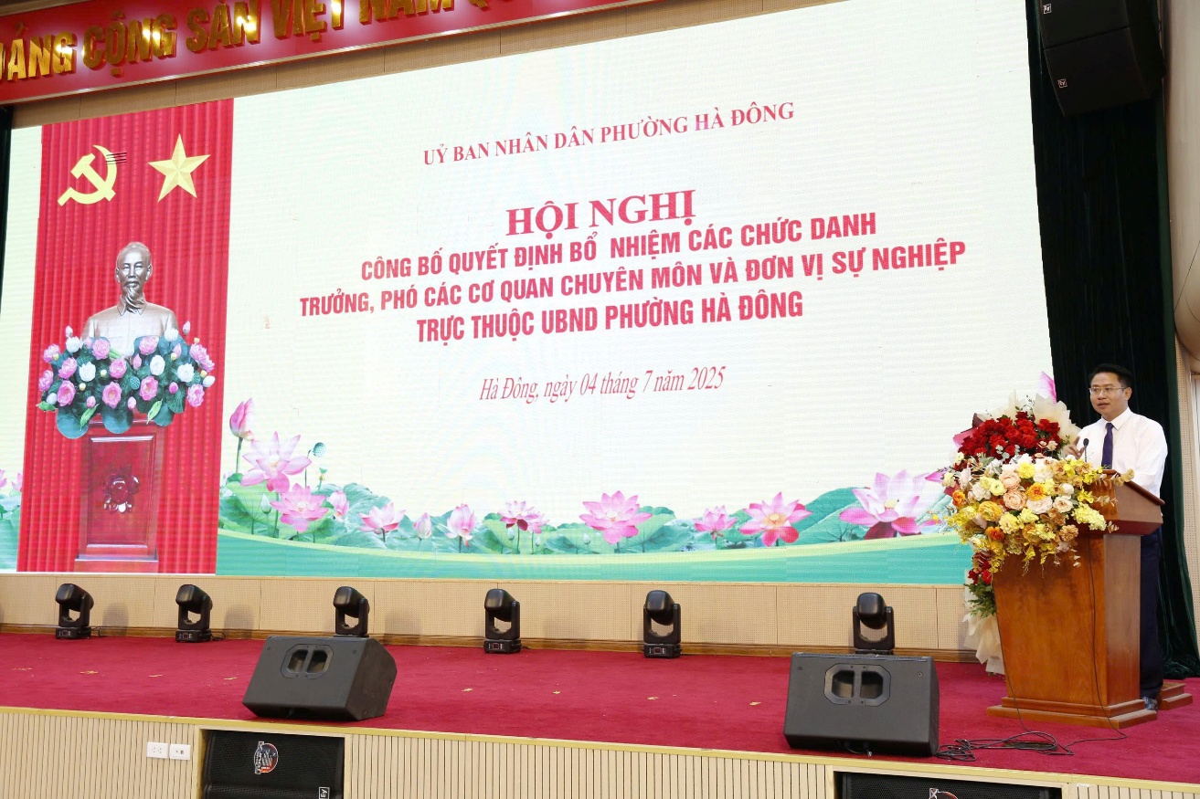 Phường Hà Đông công bố các quyết định về công tác cán bộ- Ảnh 4.