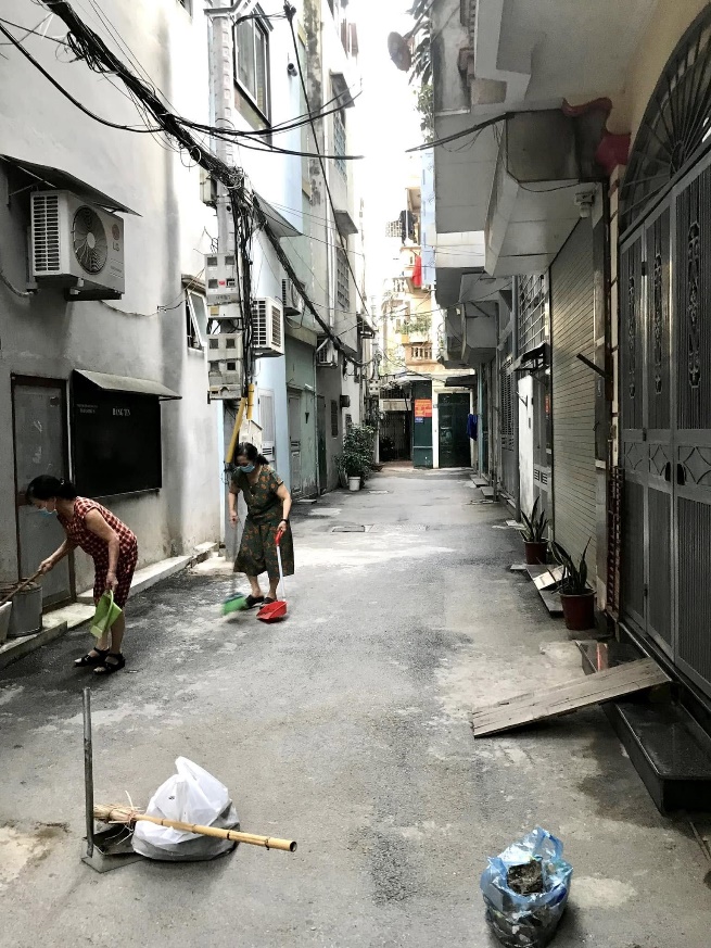 Hội LHPN phường Phương Liệt đồng loạt ra quân tổng vệ sinh môi trường- Ảnh 3.