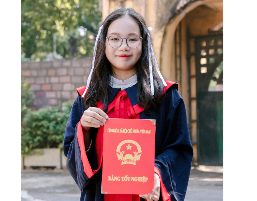 Nữ sinh trường THCS Thành Công đỗ thủ khoa kỳ thi vào lớp 10 ở Hà Nội- Ảnh 1.