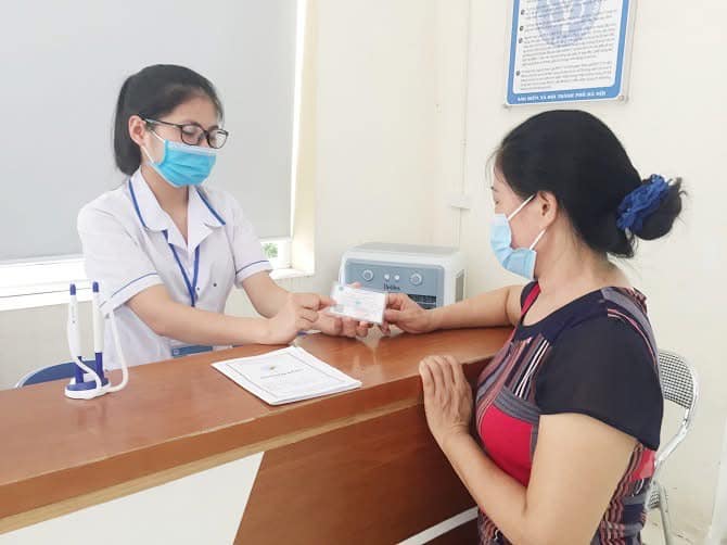 Từ 1/7, người tham gia BHYT 5 năm liên tục được hưởng nhiều quyền lợi trước nay chưa có- Ảnh 1.