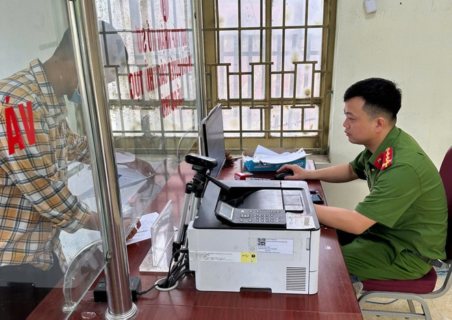 Công an xã Tiến Thắng: Đồng loạt triển khai các nhiệm vụ đảm bảo an ninh trật tự, hỗ trợ nhân dân giải quyết thủ tục hành chính- Ảnh 1.