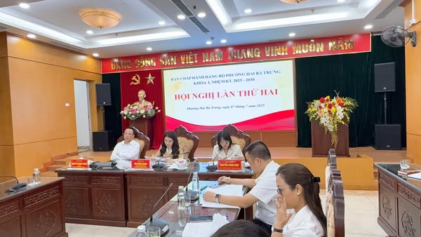 Ban Chấp hành Đảng ủy phường Hai Bà Trưng tổ chức hội nghị Ban Chấp hành lần thứ hai.- Ảnh 5.