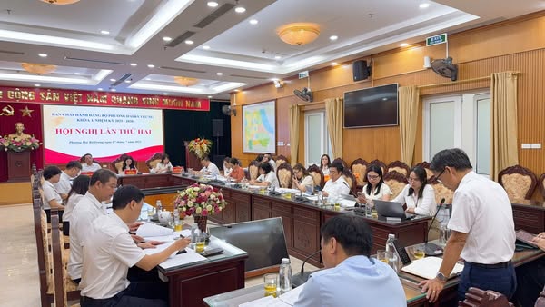 Ban Chấp hành Đảng ủy phường Hai Bà Trưng tổ chức hội nghị Ban Chấp hành lần thứ hai.- Ảnh 3.
