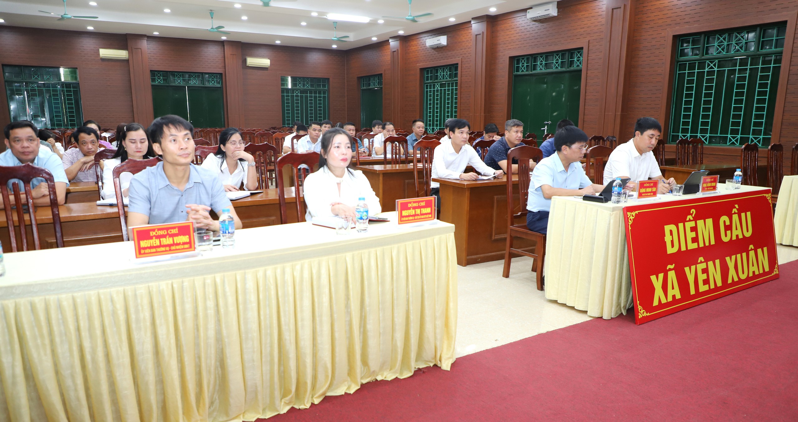 Đảng ủy xã Yên Xuân tham dự Hội nghị tập huấn sử dụng phần mềm quản lý văn bản- Ảnh 1.