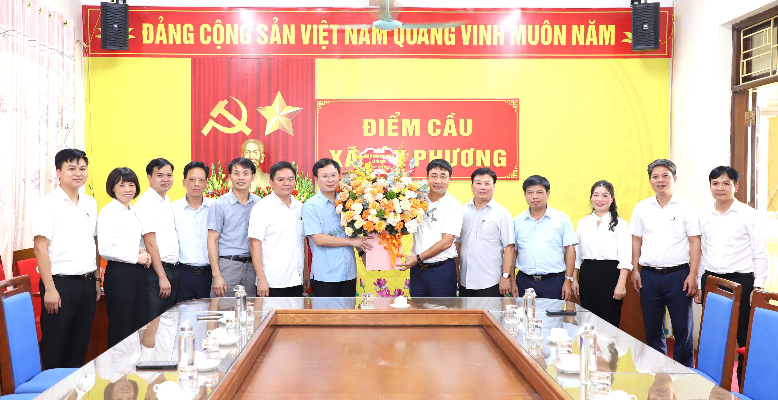 Lãnh đạo xã Yên Xuân thăm, chúc mừng các xã mới- Ảnh 3.