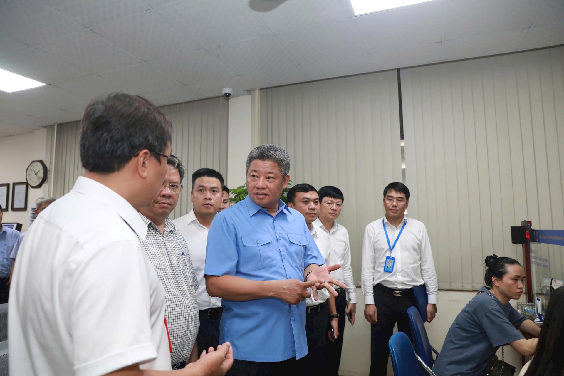 Khắc phục khó khăn, bảo đảm phục vụ tốt nhất cho người dân, doanh nghiệp- Ảnh 3.