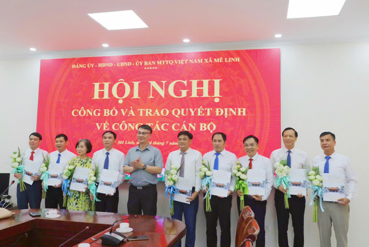 Xã Mê Linh tổ chức Hội nghị công bố các Quyết định về công tác cán bộ khối Giáo dục và Trạm y tế trên địa bàn xã- Ảnh 1.
